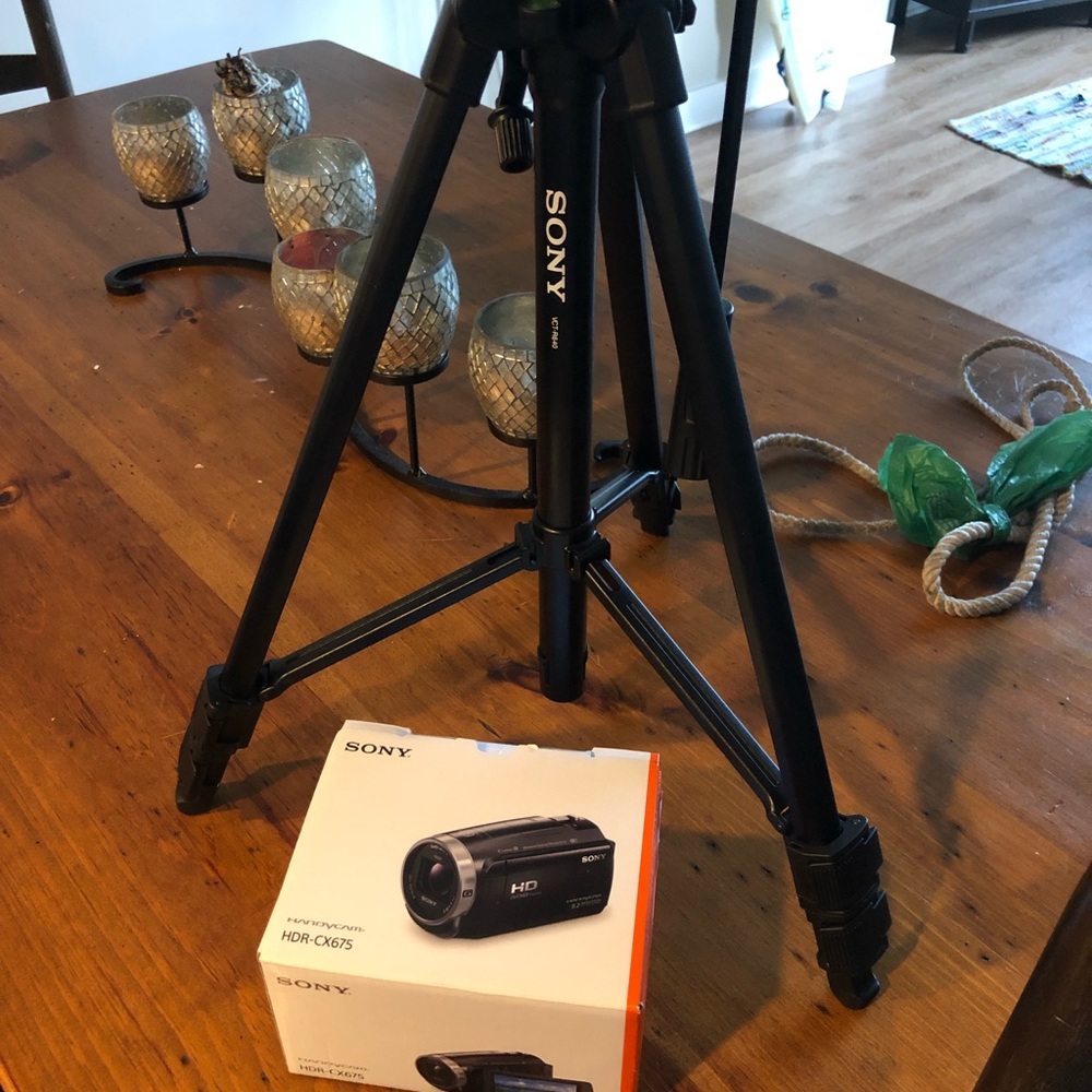 Sony Handycam HDR-CX675 new in box